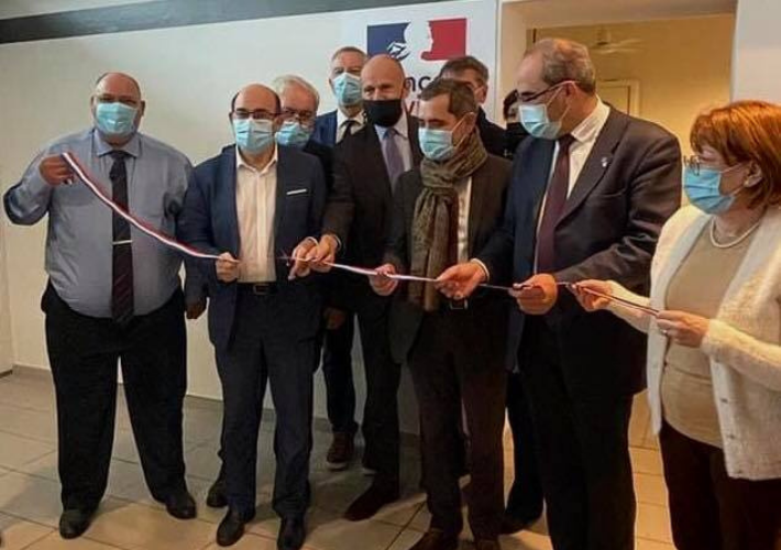 Inauguration de la structure labellisée France Services de Fameck - Le coupé du ruban